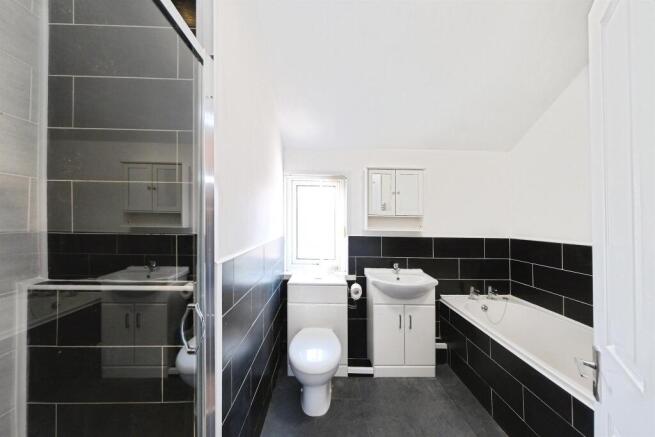 3 bed Terraced for sale Image 5