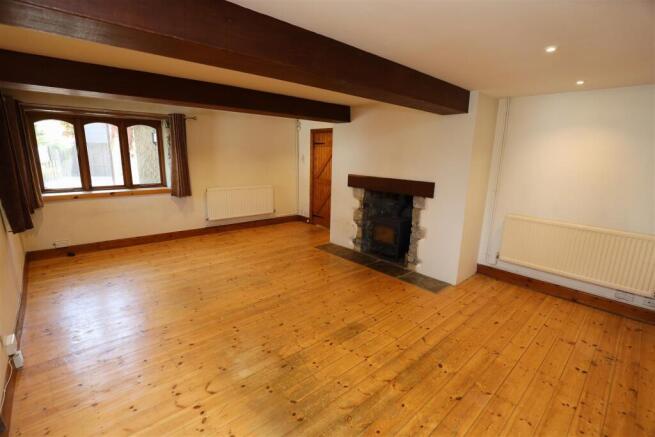 Sitting room 1.JPG