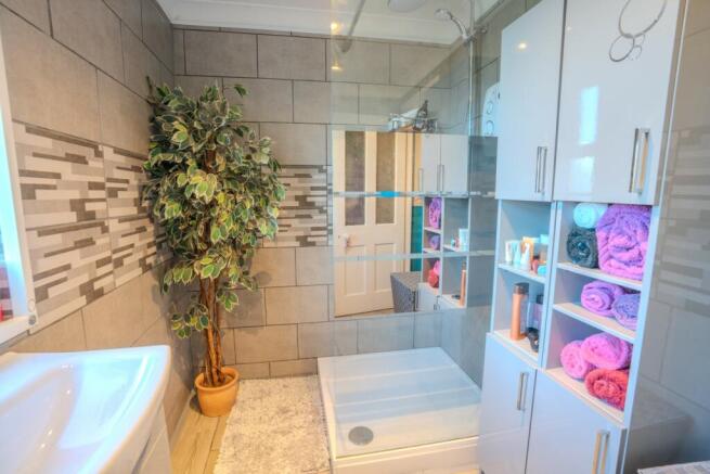 Shower Room.