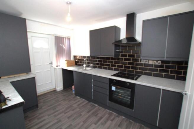 Kitchen 2.jpg