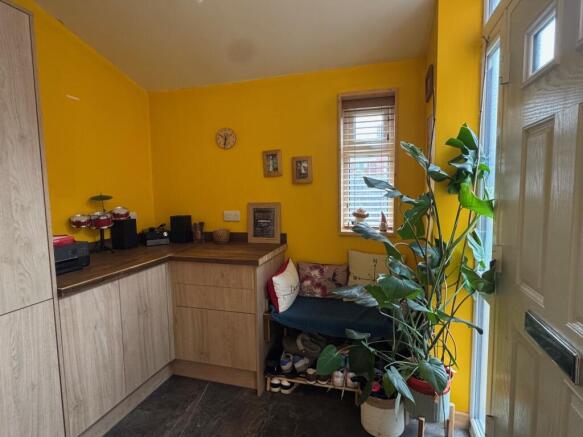 3 bed Town House for sale Image 4