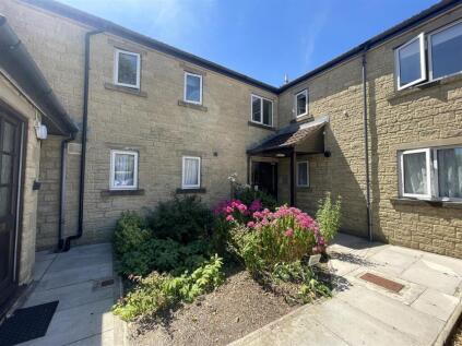 Wyvern Court, Crewkerne - NO ONWARD CHAIN