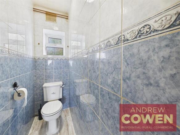 2 bed Flat for sale Image 10