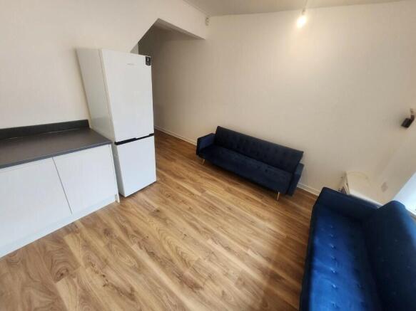 1 bed House Share to rent Image 4