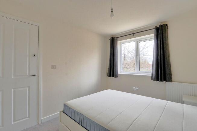 1 bed House Share to rent Image 5