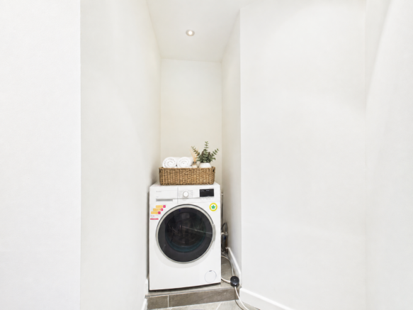1 bed Apartment to rent Image 9