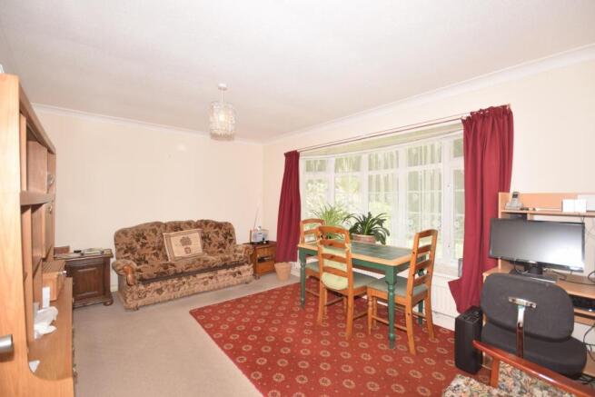 SITTING ROOM.jpg