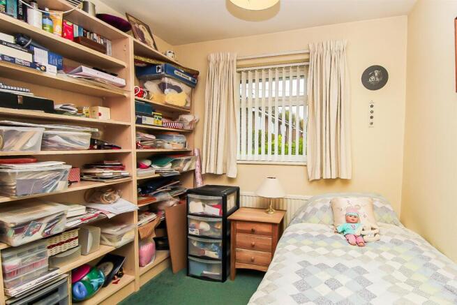 4 bed Semi-Detached for sale Image 11