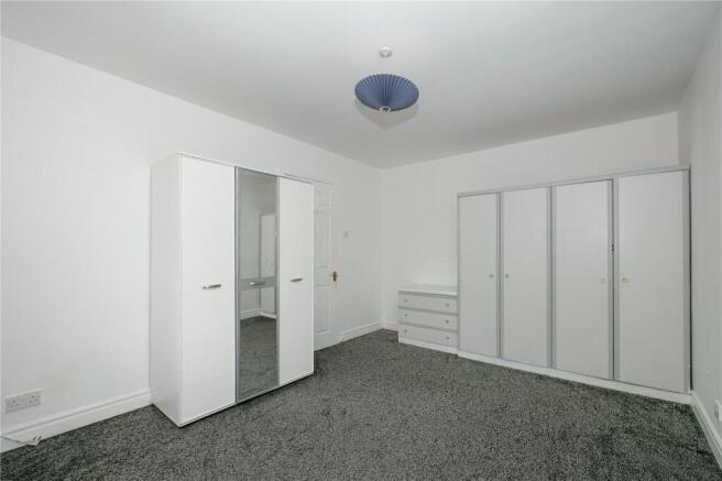 4 bed Detached for sale Image 8