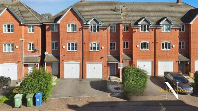 3-bed terraced on Waterfields, Retford, Nottinghamshire, DN22, £170,000