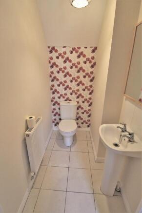 Downstairs Cloakroom With WC Off Entrance Vestibul