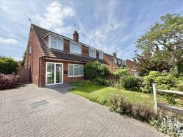 32, Fairway, Nottingham NG12 5DU