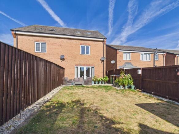 3 bed Semi-Detached for sale Image 11