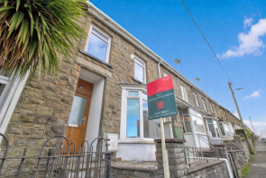 10, Wood Street, Cilfynydd, Pontypridd CF37 4EY