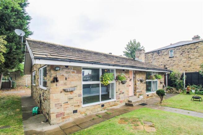 2 bed Detached Bungalow for sale Image 9