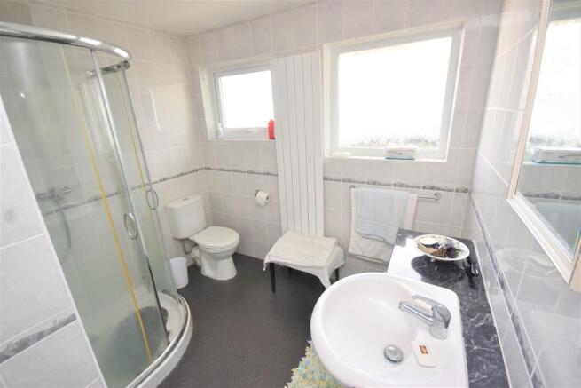 Shower room 2