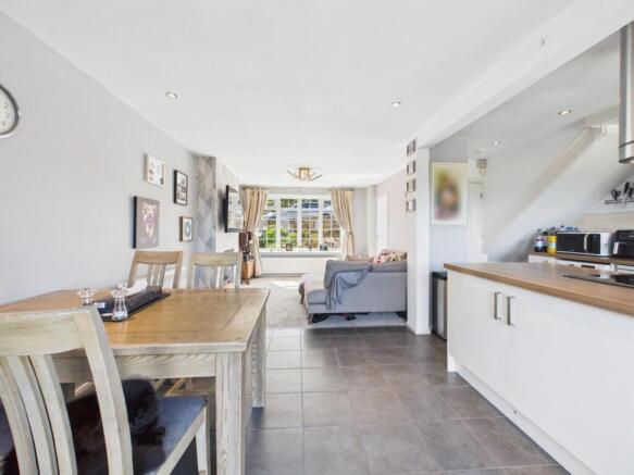 3 bed Semi-Detached for sale Image 10