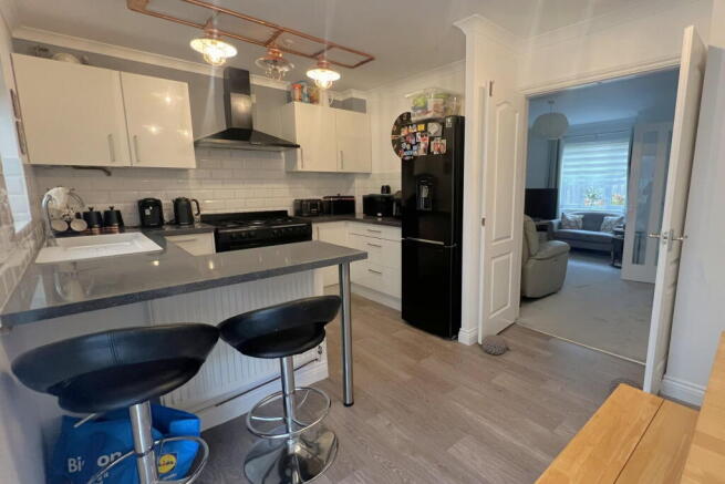 Hopgood Close, Devizes, Wiltshire, SN10 2UG photo 4