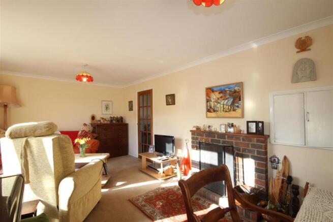 46 Chinnor Road Livi