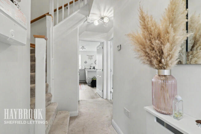4 bed Detached to rent Image 10