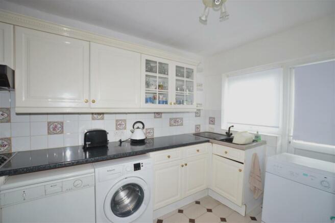 1 Villiers Avenue kit 2.JPG