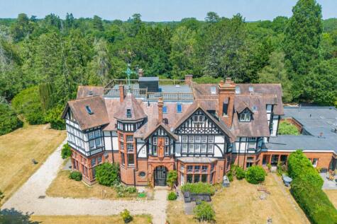 Bucklebury Place, Upper Woolhampton, Reading, Berkshire, RG7