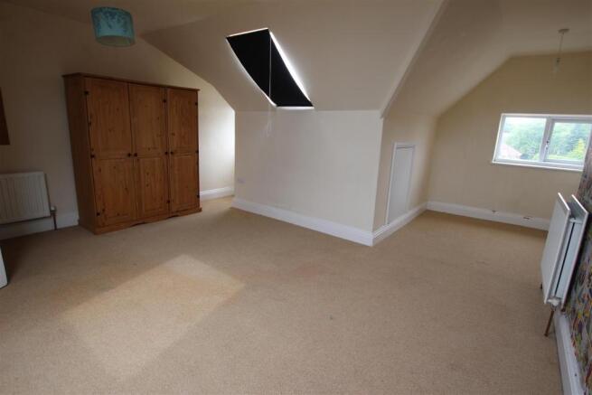 Bedroom 4.JPG