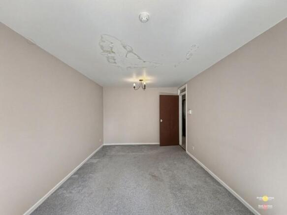 2 bed Flat for sale Image 8