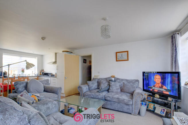2 bed Apartment for sale Image 5