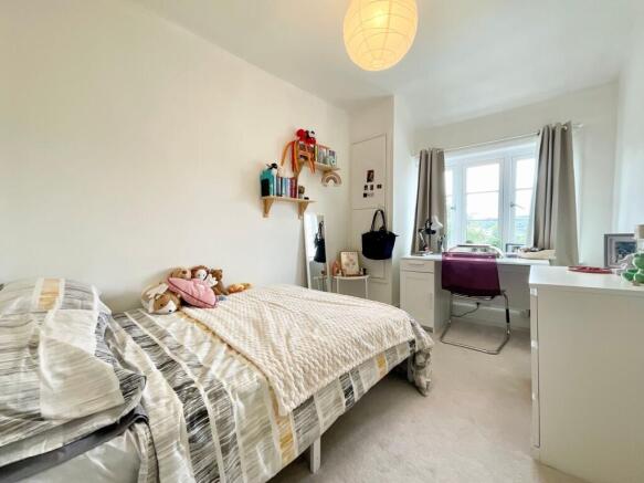 4 bed Flat for sale Image 11