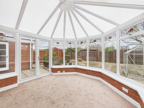 2 bed Detached Bungalow for sale Image 9