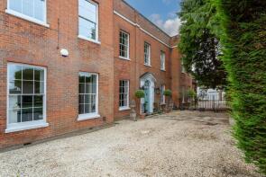 71 The Hylands, Dorking Road, Epsom KT18 7JU