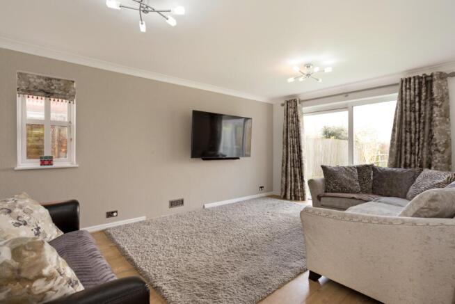 15 Hopkins Way 29...