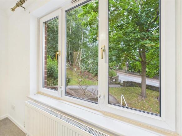 1 bed Apartment to rent Image 5