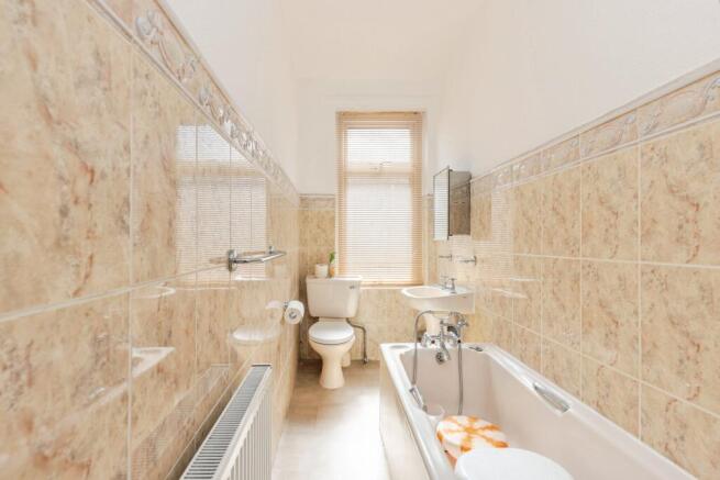 4 bed Terraced for sale Image 8
