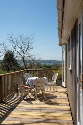Large Balcony/Raised Deck