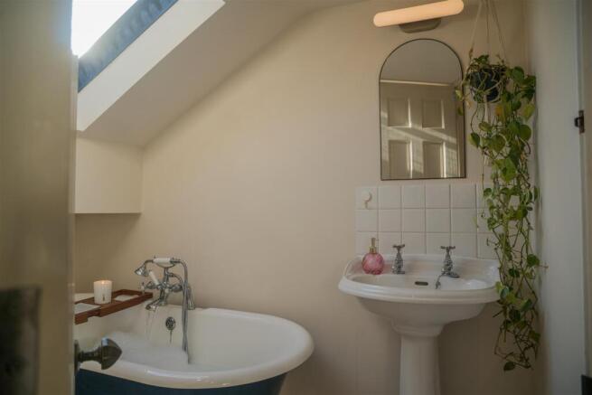 Bathroom.jpg