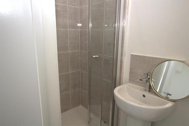 4 bed End of Terrace to rent Image 6