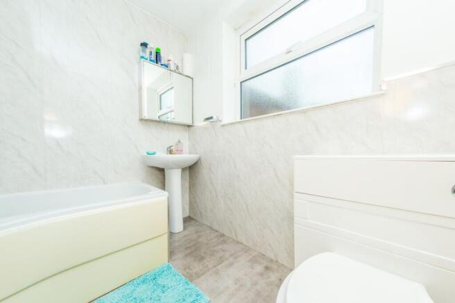 3 bed Terraced to rent Image 4