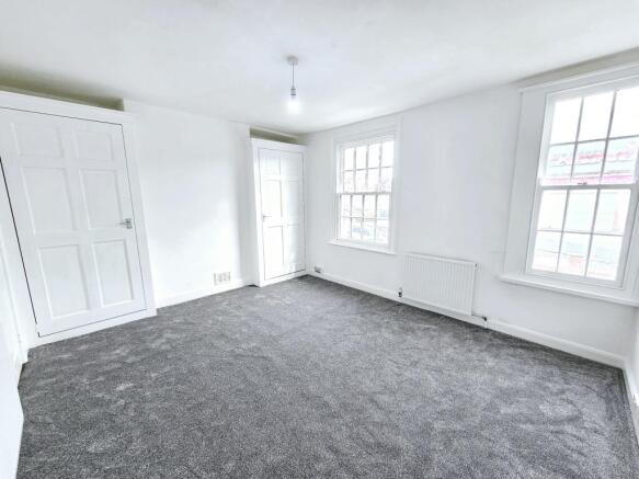 3 bed Terraced for sale Image 6