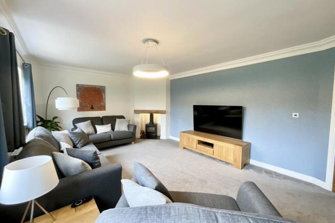 4 bed Detached for sale Image 7