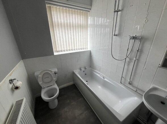 3 bed Semi-Detached to rent Image 11