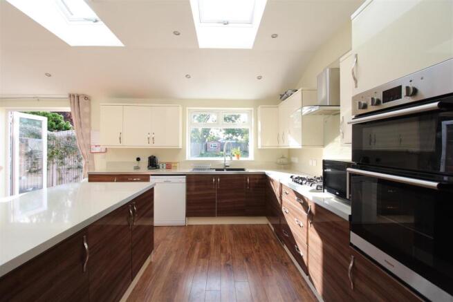 EXTENDED LIVING/DINING KITCHEN
