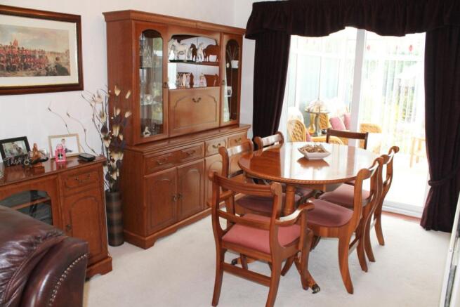 Lounge/Dining Room