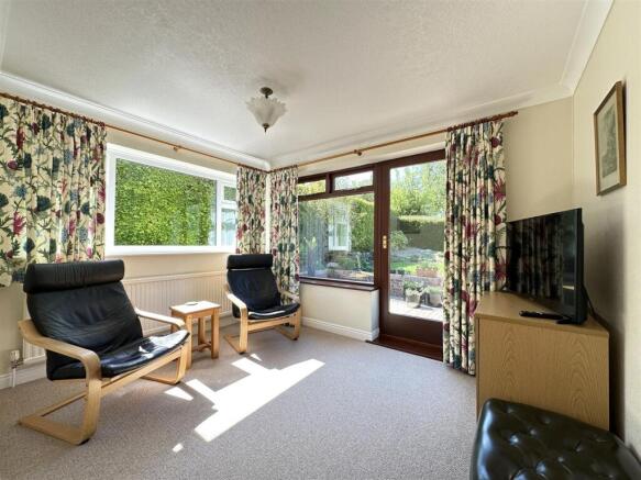 4 bed House for sale Image 8