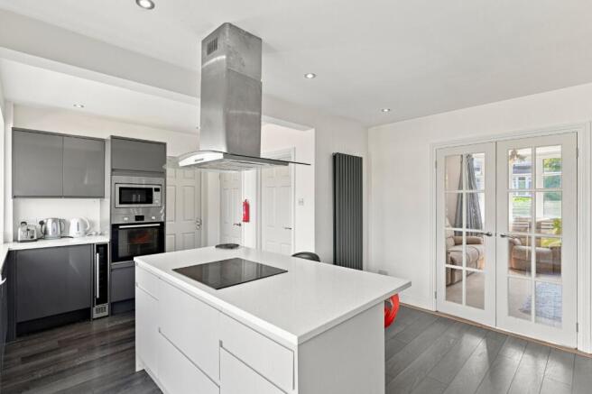 4 bed Semi-Detached for sale Image 6