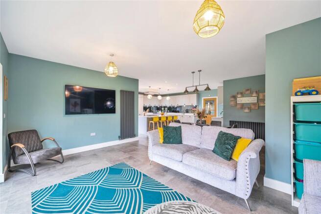 5 bed Detached for sale Image 10