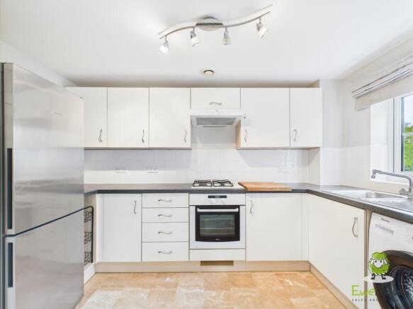 EweMove Basingstoke Wiltshire Crescent Kitchen