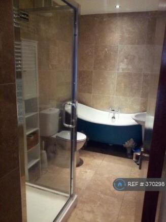 Ensuite Bathroom, Claw Foot Bath & Separate Shower