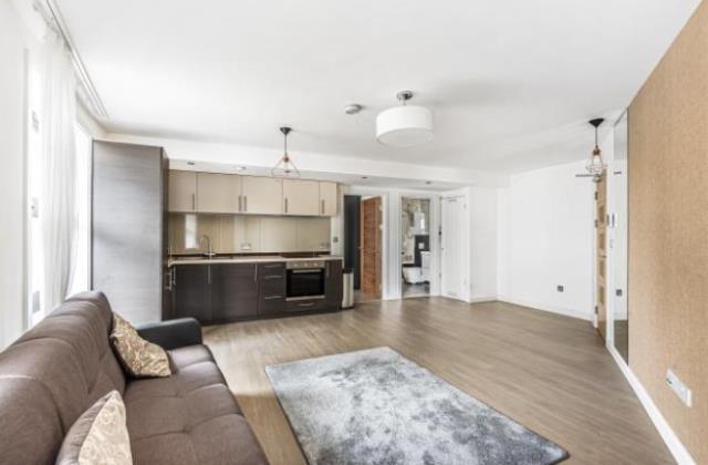 Open Plan Kitchen/Li